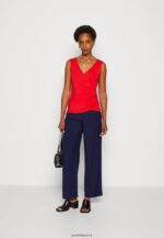 femmes haut rouge 006BT437 Anna Field - Image 2
