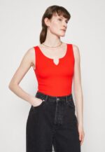 femmes haut rouge 006BT482 Anna Field - Image 4
