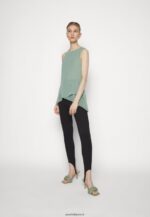 femmes haut vert clair 006BT389 Anna Field - Image 2