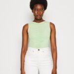 femmes haut vert clair 006BT464 Anna Field