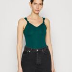 femmes haut vert foncé 006BT490 Anna Field