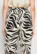 femmes pantalon noir/blanc cassé 006BT622 Anna Field - Image 6