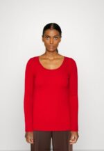 femmes pull détail bouton rouge 006BT842 Anna Field