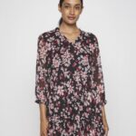 femmes robe de jour rose/noir/multicolore 006BT31 Anna Field