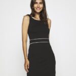 femmes robe droite noir/blanc 006BT95 Anna Field