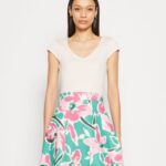 femmes robe en jean blanc/vert/rose 006BT68 Anna Field