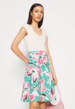 femmes robe en jean blanc/vert/rose 006BT68 Anna Field - Image 4