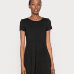 femmes robe en jersey noir 006BT103 Anna Field