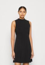 femmes robe en jersey noir 006BT167 Anna Field