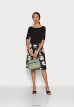 femmes robe en jersey noir 006BT169 Anna Field - Image 2