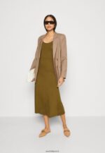 femmes robe en jersey olive 006BT179 Anna Field - Image 2