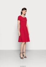 femmes robe en jersey rouge 006BT144 Anna Field