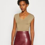 femmes t-shirt imprimé beige 006BT309 Anna Field
