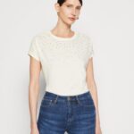 femmes t-shirt imprimé blanc cassé 006BT369 Anna Field