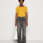 femmes t-shirt imprimé jaune foncé/blanc 006BT295 Anna Field