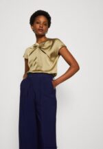 femmes t-shirt imprimé kaki 006BT285 Anna Field - Image 4