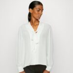 femmes blouse boutonnée blanc cassé 006BT673 Anna Field