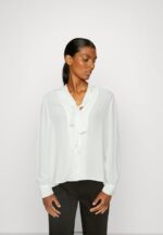 femmes blouse boutonnée blanc cassé 006BT673 Anna Field
