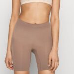 femmes bronzage sculptant 006BT1032 Anna Field