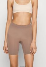 femmes bronzage sculptant 006BT1032 Anna Field
