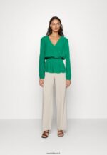 femmes chemisier péplum vert 006BT692 Anna Field - Image 2