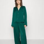 femmes coffret cadeau ensemble pyjama pyjama vert 006BT1064 Anna Field