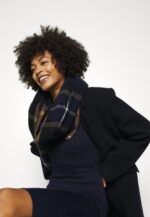 femmes crew ausschnitt ripp top bodycon mini srickkleid robe droite bleu foncé 006BT205 Anna Field - Image 4