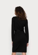 femmes empiècement en dentelle décolleté en V robe ample robe pull noir 006BT227 Anna Field - Image 3