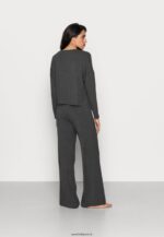 femmes ensemble pyjama gris foncé 006BT1071 Anna Field - Image 3