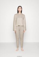 femmes ensemble pyjama marron 006BT1067 Anna Field