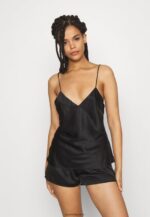 femmes ensemble pyjama simple en satin noir 006BT1068 Anna Field