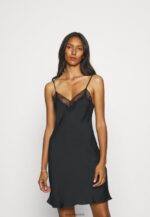 femmes nuisette en satin martelé nuisette noire 006BT1050 Anna Field