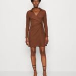 femmes robe de jour marron foncé 006BT13 Anna Field