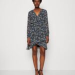femmes robe de jour noir/multicolore 006BT27 Anna Field