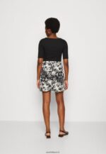 femmes short noir/blanc cassé 006BT860 Anna Field - Image 3