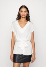 femmes t-shirt imprimé blanc cassé 006BT323 Anna Field