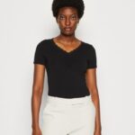 femmes t-shirt imprimé noir 006BT353 Anna Field