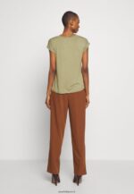 femmes t-shirt imprimé olive martini 006BT256 Anna Field - Image 3
