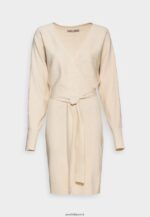 femmes wrap v ausschnitt mini srickkleid mit grtel robe droite blanc cassé 006BT203 Anna Field